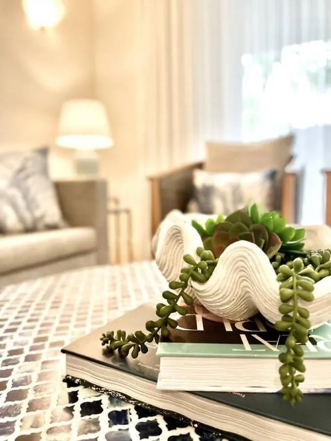 216 Hastings Street Luxury Apartment Walk To Beach Noosa Heads