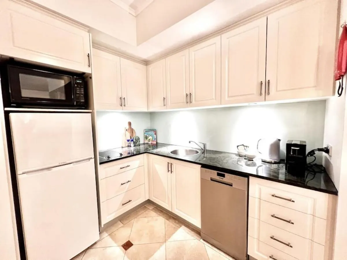 216 Hastings Street Luxury Apartment Walk To Beach Noosa Heads 0*,