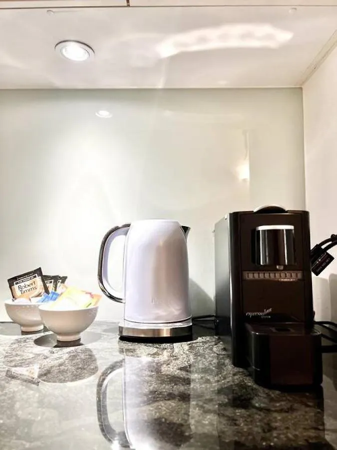 216 Hastings Street Luxury Apartment Walk To Beach Noosa Heads Australia